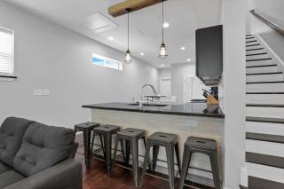 Housepitality - The Urban Roost 1 - Modern - Columbus - 7