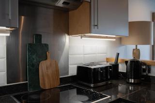 3BR Riverside Warehouse Loft - 9