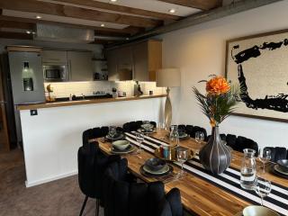 3BR Riverside Warehouse Loft - 3