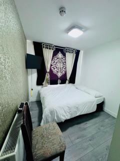 OYO Unique Private Rooms - Bolton Central, Free Parking - 3