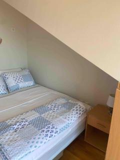 Lovely 2 bedroom studio apartment with a view! - 8