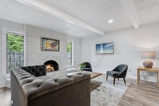 Budget Friendly Renovated Five Bedroom Retreat - Oklahoma City - 1