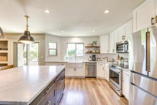 Val Vista Lakes Group Getaway Lake and Pool Access! - 4