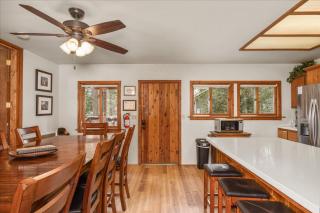 Cub House- Remodeled cabin INSIDE Yosemite with new hot tub and more - North Wawona - 3