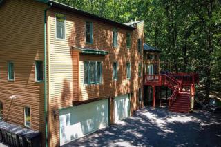 Twin Pines Retreat Hot Tub Theater Room Fire - East Stroudsburg - 6