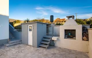 Stunning Apartment In Gornji Karin - Gornji Karin - 2