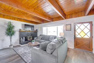 2 Mi to Trails Modern Mountain Condo in Big Bear - Big Bear City - 7