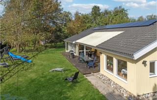 4 Bedroom Cozy Home In Rødby - Kramnitse - 1