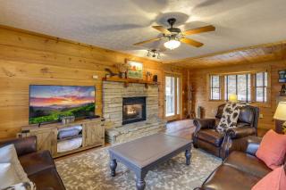 Pet-Friendly Gatlinburg Retreat with Community Perks - Gatlinburg - 6