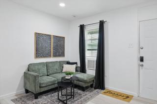 Modern 2BR Unit 3 Hot Tub - Haltom City - 3