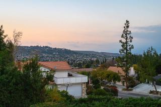 Luxury Hilltop Stay Pool Views Sleeps Many - Hacienda Heights - 8