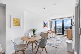 Sky Tower Views 2BR Apt Pool Gym Family Stay - Auckland - 9