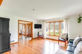 Bike, Fish, Golf and More Stately Tudor in Mogadore - 7