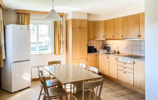 2 Bedroom Cozy Home In Hok - Hok - 4