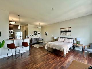 Downtown Penthouse Loft with View - 1