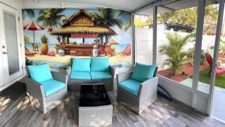 Tropical House - Clearwater - 9