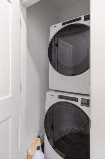 Ann Avenue Modern 3BR Home, Near Downtown with Free Parking - 5