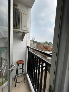 1BR Plus Sudirman Suite Apart by Metta - Bandung - 6