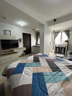 1BR Plus Sudirman Suite Apart by Metta - Bandung - 5