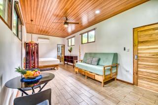 Beachfront Studio - Direct Beach Access, Fast Wifi & AC - Talamanca - 2