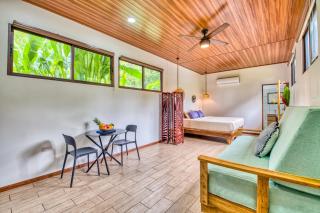 Beachfront Studio - Direct Beach Access, Fast Wifi & AC - Talamanca - 5