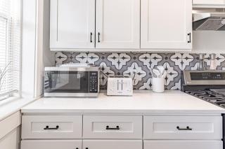 Ann Avenue 3BR St Louis Home with Games and Free Parking - 7