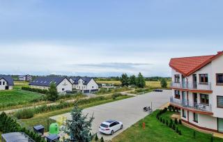 1 Bedroom Awesome Apartment In Darlowko - 4