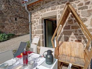 Gîte de charme 18ème avec spa et terrasse, St-Julien-Molin-Molette - FR-1-496-335 - Saint-Julien-Molin-Molette - 4