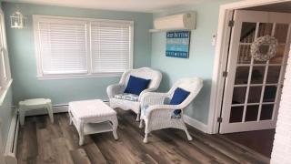Just Moments From The Causeway Bridge This Charming Spacious Five-Bedroom 2 Bath Home Is Located In Ship Bottom On The Island Of Lbi, Wifi,, - Ship Bottom - 7