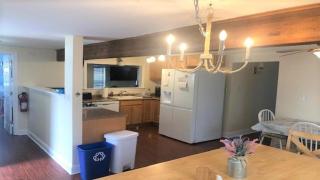 Just Moments From The Causeway Bridge This Charming Spacious Five-Bedroom 2 Bath Home Is Located In Ship Bottom On The Island Of Lbi, Wifi,, - Ship Bottom - 3