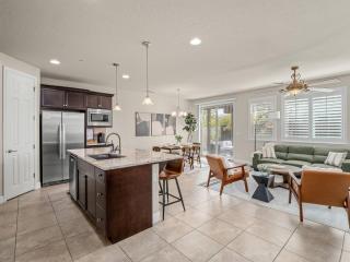 Perfect Getaway by Woodward Park - BBQ & Game Room - Fresno - 6