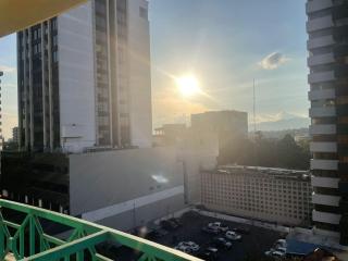 Apartamento en zona viva con balcón a la ciudad - - 3