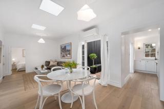 Chichester Cottage - - 0