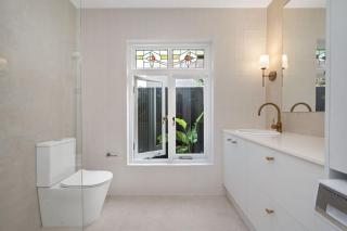 Chichester Cottage - - 3