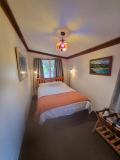 Orira River Cottage - - 9