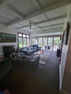 Orira River Cottage - - 1