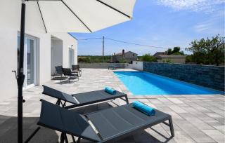 Beautiful Home In Majmajola - Butkovići - 5