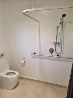 Stoke's Cosy Cottage - 8