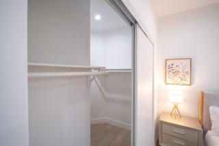 Stylish Private Room by Downtown LA - 9