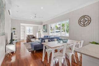 Charming Cottage Short Distance to CBD with Parking - Brisbane - 8