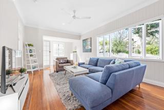 Charming Cottage Short Distance to CBD with Parking - Brisbane - 2