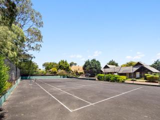 Marguerite Studio - central town & pool - 1
