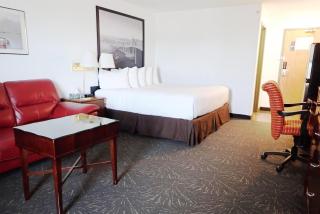 Days Inn by Wyndham Taber - Taber - 5