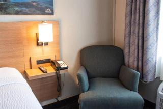 Days Inn by Wyndham Troy - Troy - 1