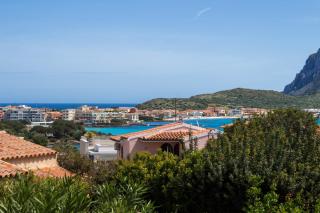 GuestHost - Oasis with Garden, Pool and WiFi - Golfo Aranci - 0