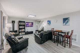 Snowline Cabin 49 - A Newly Remodeled Cabin Perfect for Your Family Retreat - Deming - 8