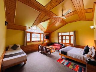 The Holly Woods Resort, Manali - Blissful View From Rooms - Manāli - 5