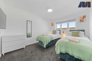 3BR Home in Kilmarnock Sleeps 6 - 7