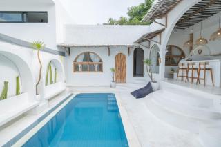 Boho-Chic Canggu 3 BR Pool Villa - Great Location - Tumbak Bayuh - 5