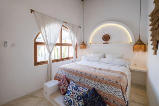 Boho-Chic Canggu 3 BR Pool Villa - Great Location - Tumbak Bayuh - 4